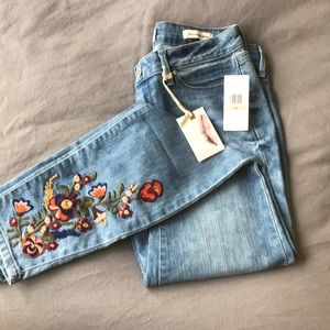 Jessica Simpson Kiss Me Super Skinny Jeans